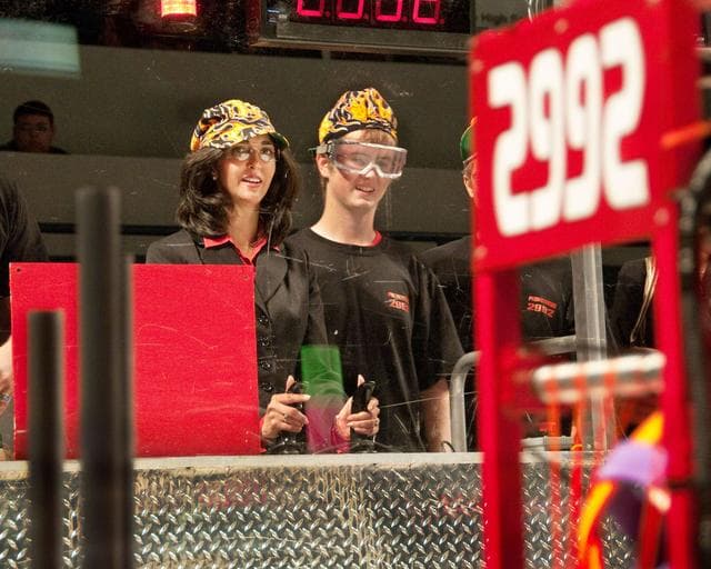 Supriya Jindal visits 2009 FIRST Robotics Bayou Regionals