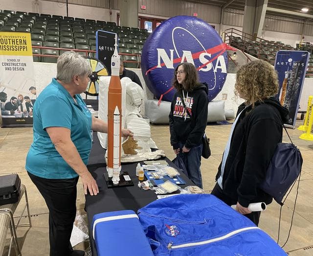 NASA image: NASA Stennis Inspires Students at Hattiesburg Event