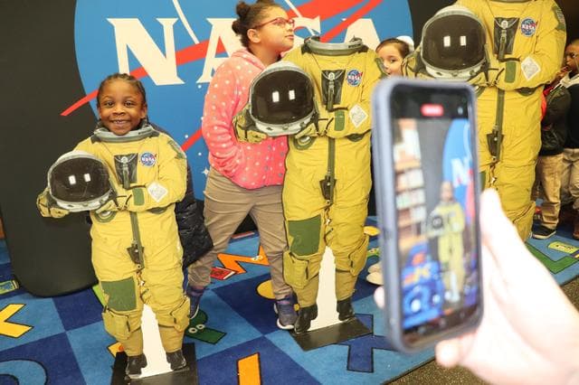 NASA image: NASA Engages the Artemis Generation in Capital City