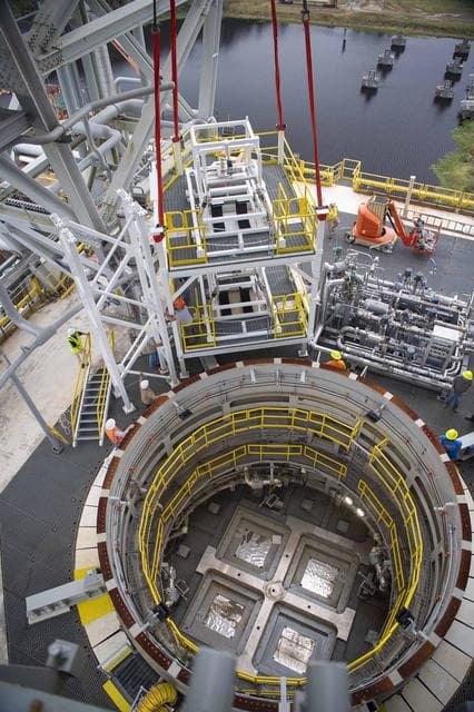 NASA image: NASA Stennis Crews Continue Exploration Upper Stage Preparations