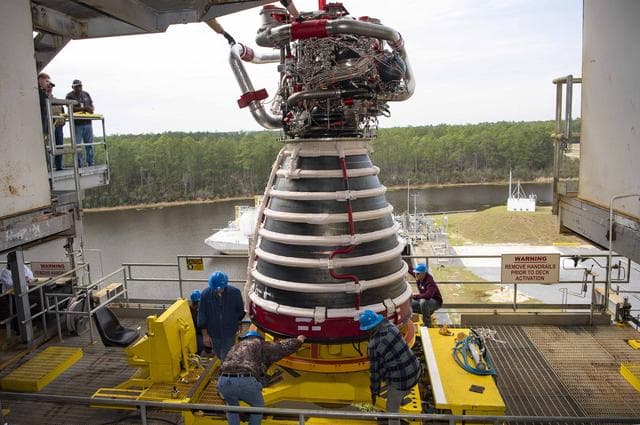 NASA image: NASA Stennis Teams Install New Production RS-25 Engine for Upcoming Hot Fire