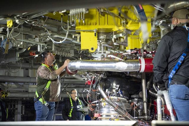NASA image: NASA Stennis Teams Install New Production RS-25 Engine for Upcoming Hot Fire
