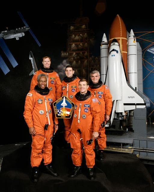 NASA image: STS-53 Discovery, Orbiter Vehicle (OV) 103, official crew portrait