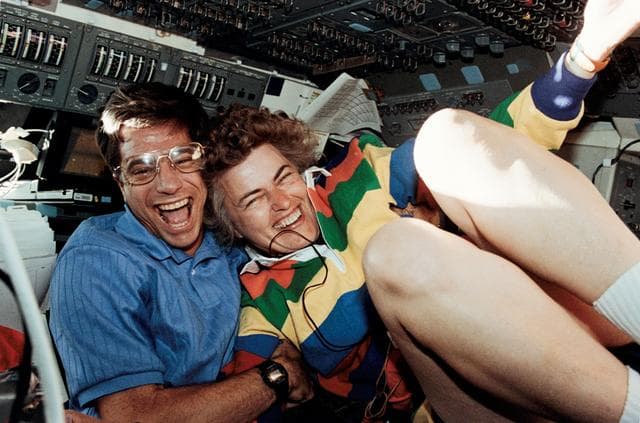 NASA image: Astronauts Blaha and Lucid celebrate Lucid's 752 hour in space