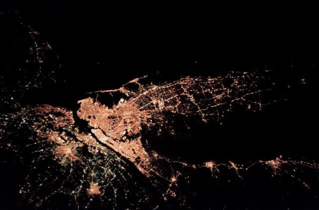 NASA image: Night image of New York City as seen from STS-59 Endeavour