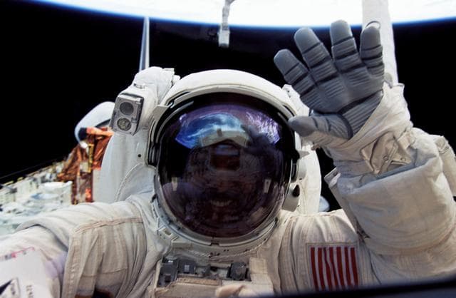 NASA image: Payload bay activity during second EVA of STS-72 mission
