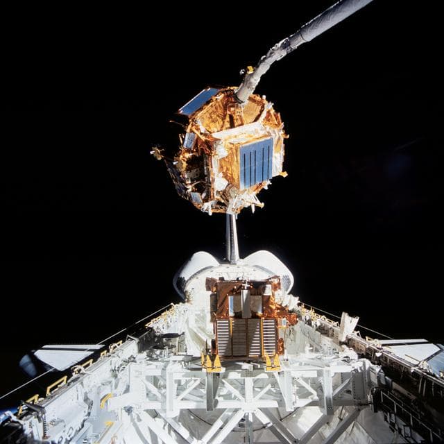 NASA image: SFU retrieval and berth in shuttle orbiter Endeavour's payload bay