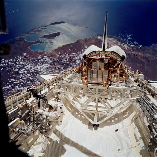 NASA image: Payload bay activity during second EVA of STS-72 mission
