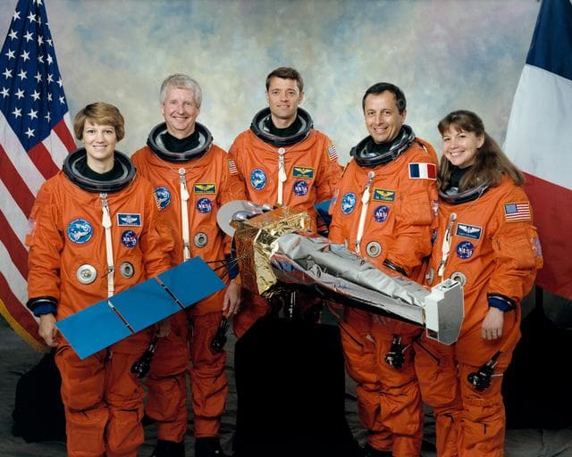 NASA image: STS093-S-002