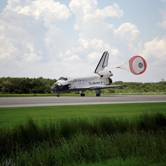 NASA image: STS105-S-023