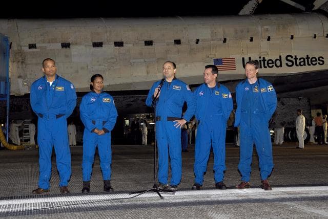 NASA image: STS-116 post Landing activities