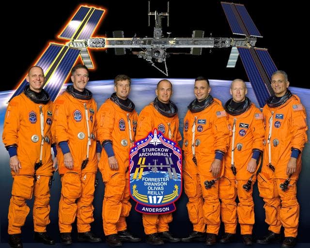 NASA image: STS-117 crew portrait