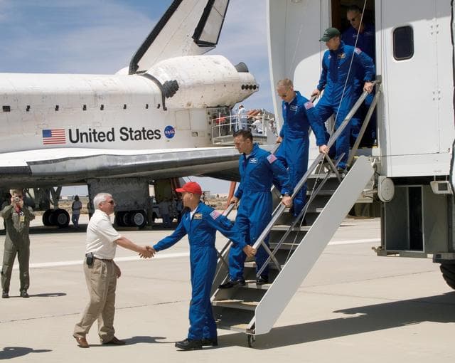 NASA image: STS-117 landing at Dryden