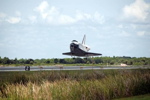 NASA image: View of the Landing of the STS-118 Space Shuttle Endeavour at KSC