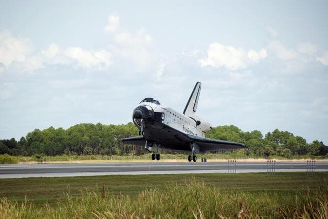 NASA image: View of the Landing of the STS-118 Space Shuttle Endeavour at KSC