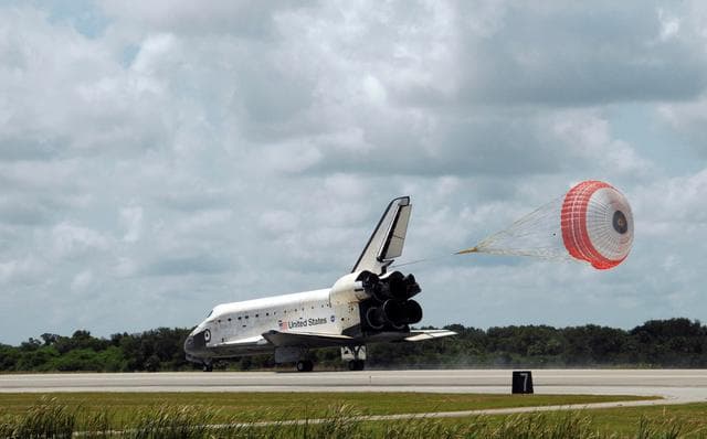 NASA image: View of the Landing of the STS-118 Space Shuttle Endeavour at KSC
