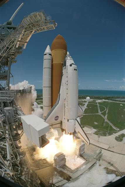 NASA image: STS-121 Launch of the orbiter Discovery