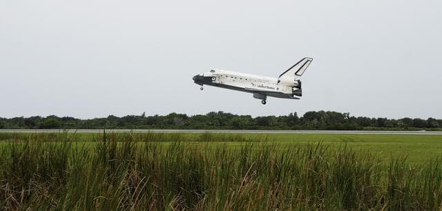 NASA image: STS-121 Landing of the orbiter Discovery