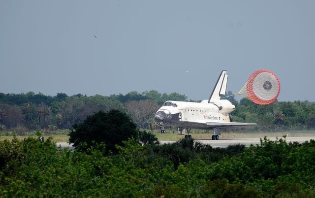 NASA image: Space Shuttle Discovery (STS-124) Landing