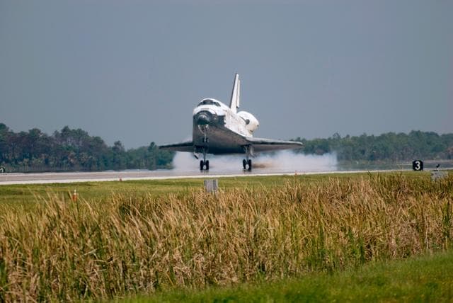 NASA image: STS-124 landing