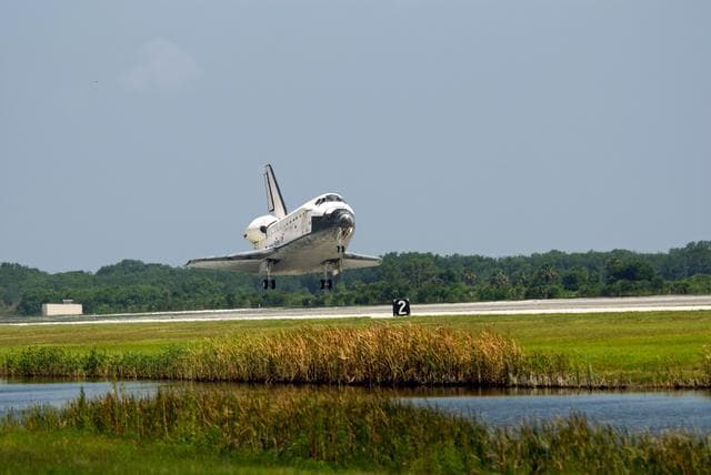 NASA image: STS-124 landing