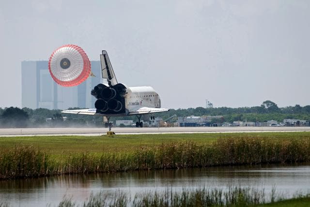 NASA image: STS-124 landing