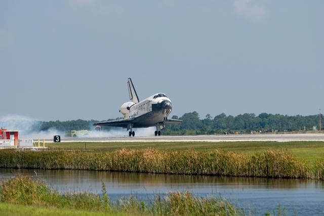NASA image: STS-124 landing