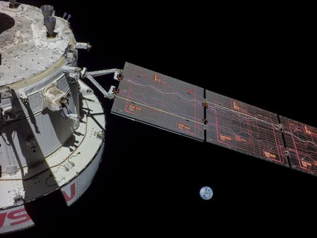 NASA image: Flight Day 9: Orion Looks Back at Earth