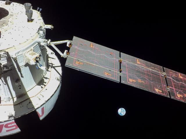 NASA image: Flight Day 9: Orion Looks Back at Earth