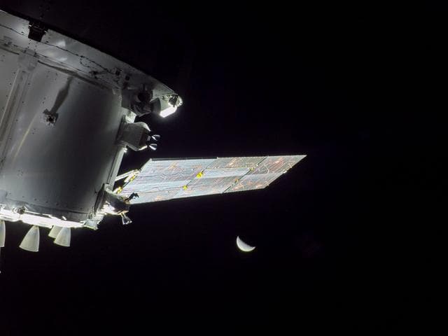NASA image: Flight Day 9: Orion Looks Back at Moon