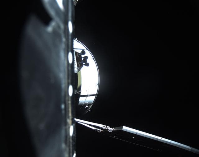 NASA image: Flight Day 1: ICPS Separates from Orion