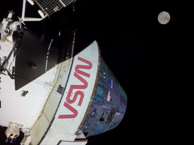 NASA image: Flight Day 19: Orion Approaches the Moon