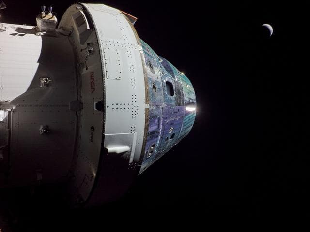 NASA image: Flight Day 19: A Slice of Earth
