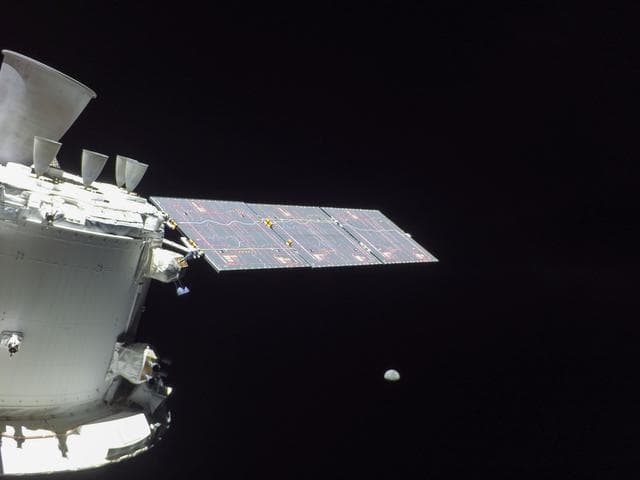 NASA image: Flight Day 22: Orion Looks Back at the Moon