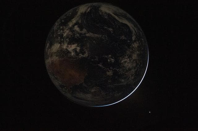 Artemis II Captures Dark Side of the Earth 