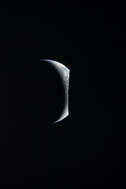 NASA image: Artemis Era Earthrise