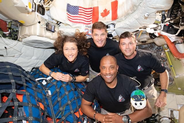 NASA image: Artemis II Crew "Rise-ing" To the Occasion