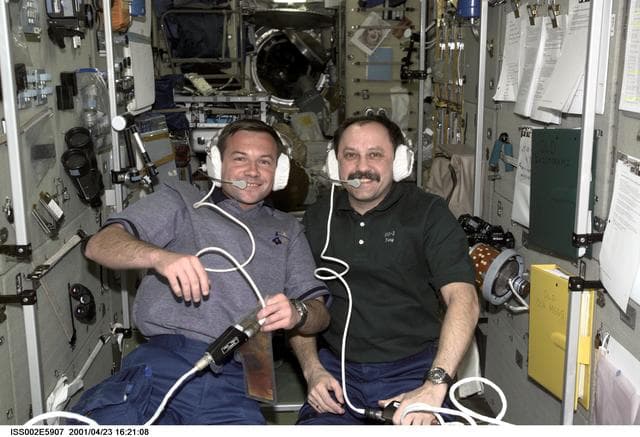 NASA image: Usachev and Lonchakov in Service Module