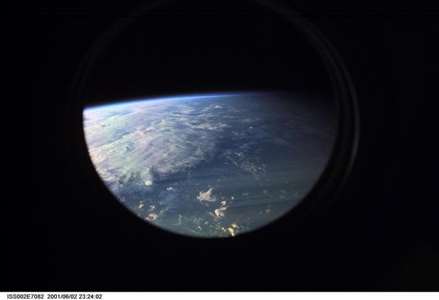 NASA image: Earth limb taken by the Expedition Two crew
