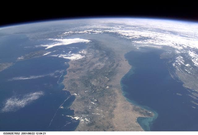 NASA image: Panoramic of the Italian peninsula taken by Expedition Two crew