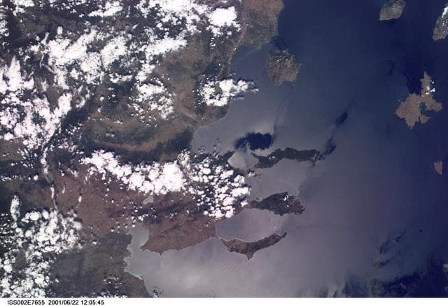 NASA image: Earth observation taken by Expedition Two crew