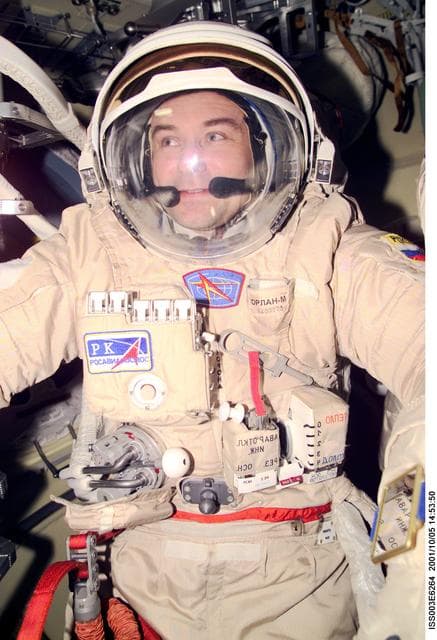 NASA image: Dezhurov tests his Orlan suit in Pirs during Expedition Three