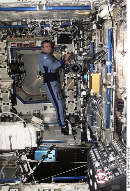Dezhurov works in Destiny during Expedition Three