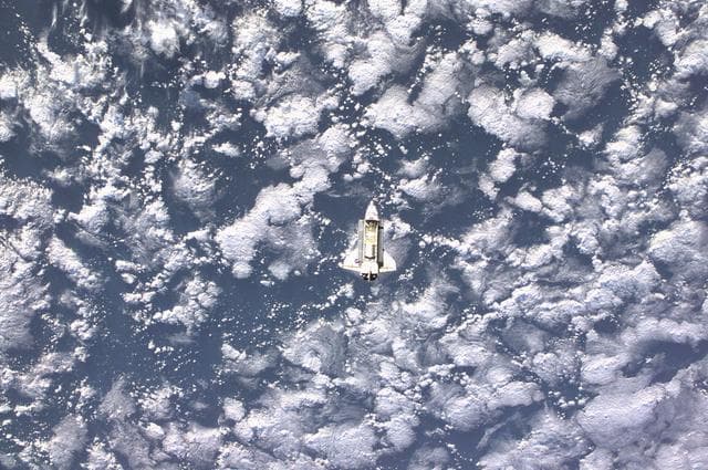 NASA image: View of the docking approach of Endeavour taken during Expedition Three
