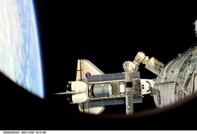 NASA image: View of the docking approach of Endeavour taken during Expedition Three