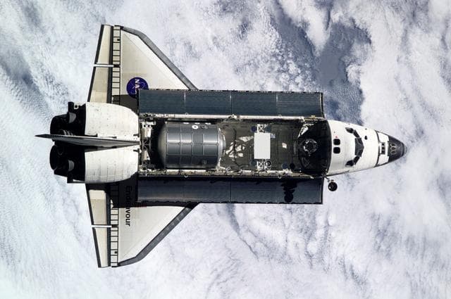 NASA image: View of the docking approach of Endeavour taken during Expedition Three