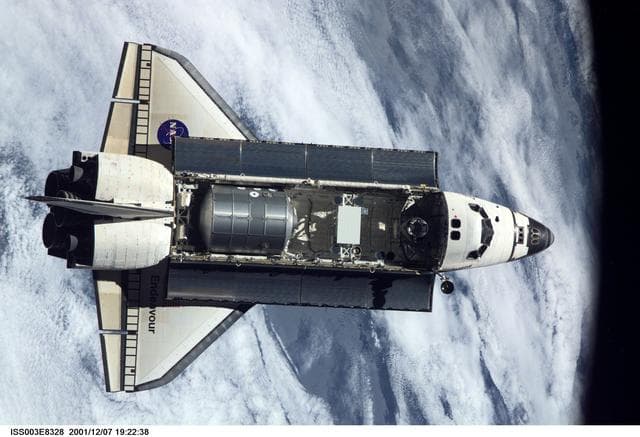 NASA image: View of the docking approach of Endeavour taken during Expedition Three