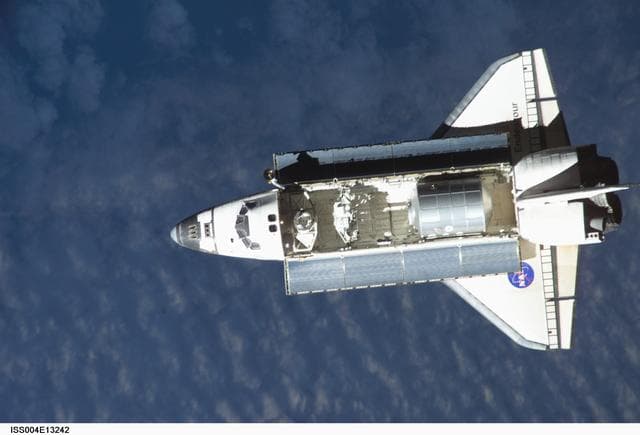 NASA image: Endeavour on approach to ISS for mission STS-111 UF2 / Expedition Four