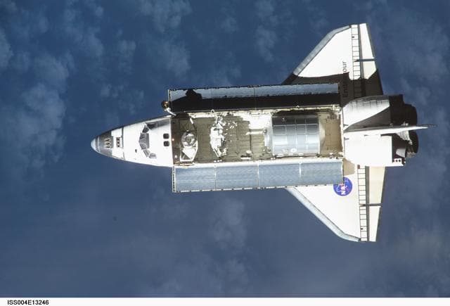 NASA image: Endeavour on approach to ISS for mission STS-111 UF2 / Expedition Four