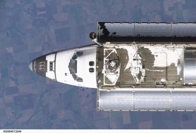 NASA image: Endeavour on approach to ISS for mission STS-111 UF2 / Expedition Four